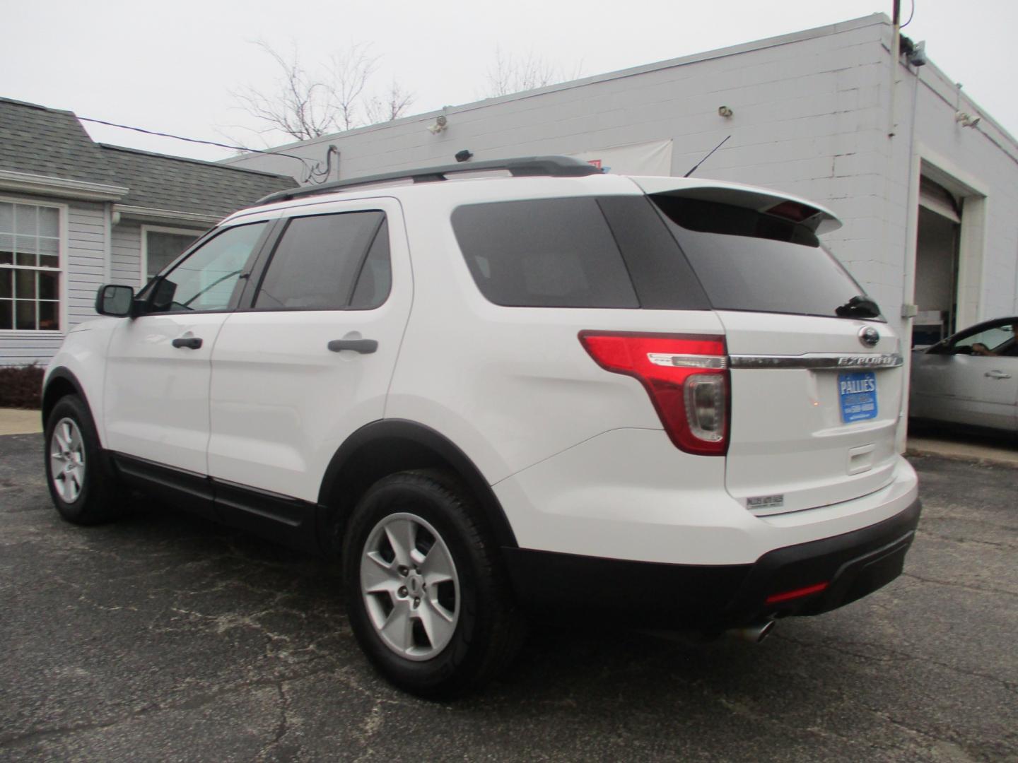 2013 WHITE Ford Explorer (1FM5K8B85DG) , AUTOMATIC transmission, located at 540a Delsea Drive, Sewell, NJ, 08080, (856) 589-6888, 39.752560, -75.111206 - Photo#2